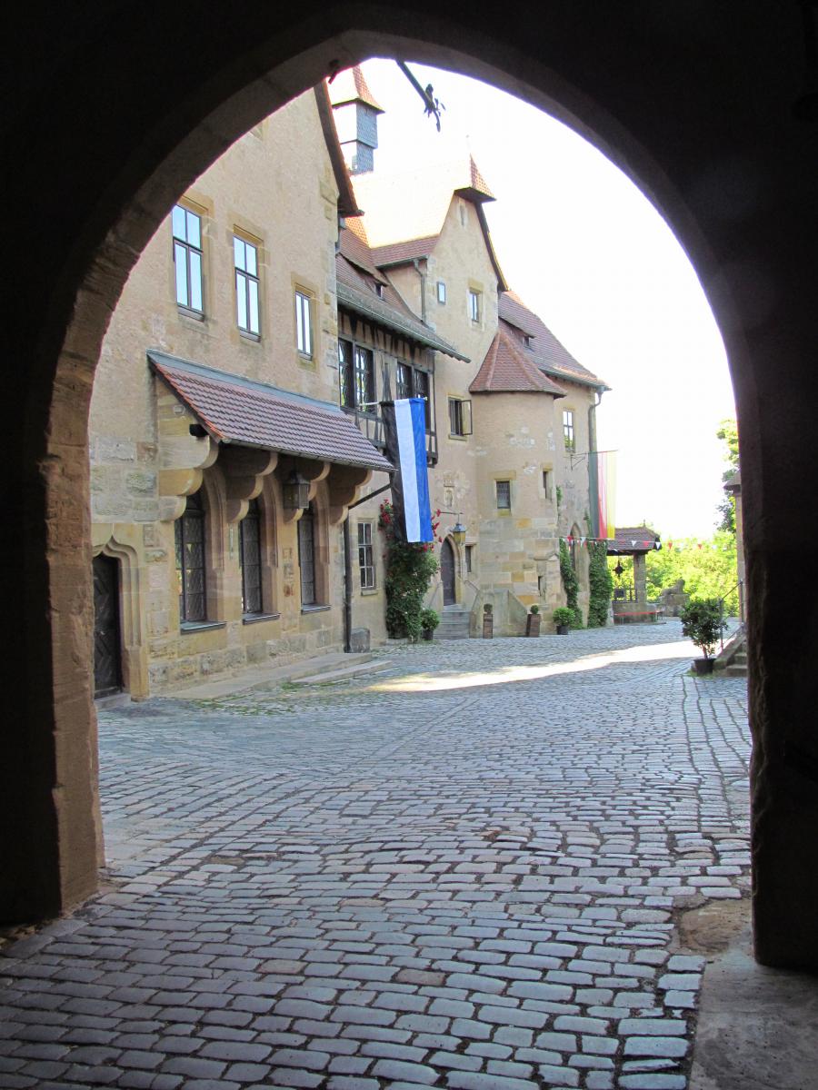 Burg Eingang